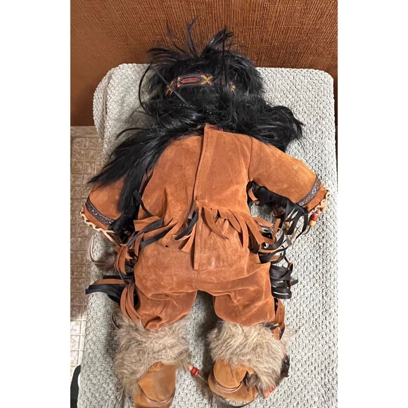 Cathay Native American Doll Number 51 of 5000 - Picture 6 of 8